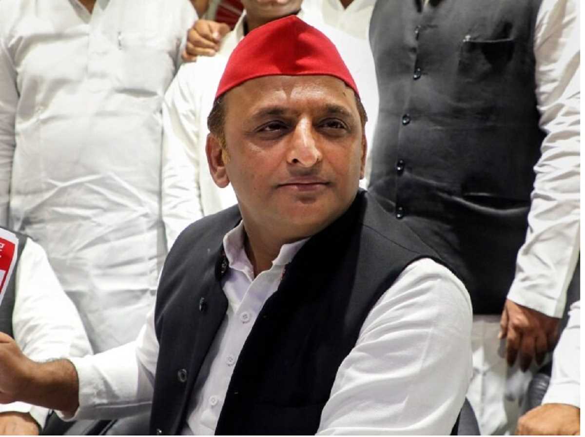 अखिलेश के जेपीएनआईसी जाने को लेकर सियासत गरमाई, रोड पर हो रहा हाईवोल्टेज ड्रामा